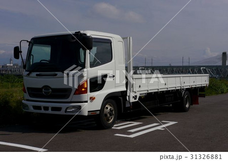 2tトラック(平ボディーロング) 31326881
