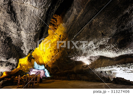 Cueva de los Verdes, picturesque volcanic cave 31327406