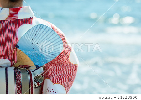海の浴衣女性 海の浴衣女性 31328900