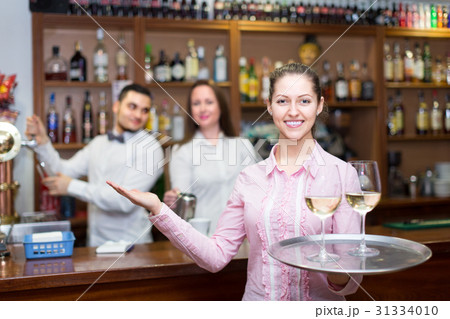 nippy with beverages and bar crew 31334010