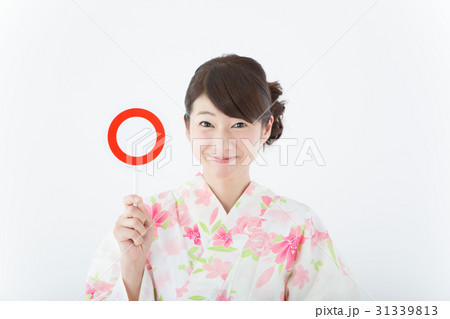浴衣の女性(○×棒)  31339813