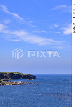 三宅島の灯台と海 31340397