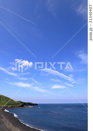 青空と三宅島の海 31340407