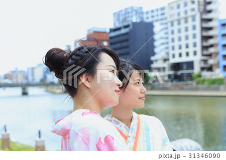 夏のイメージ 浴衣姿の若い女性 夏のイメージ 浴衣姿の若い女性 31346090
