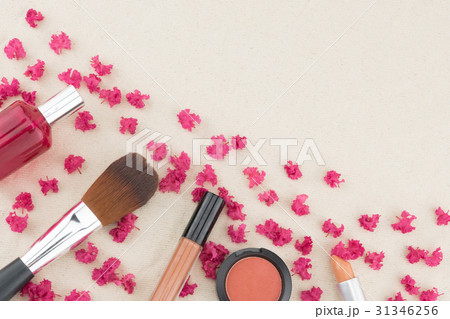 Pink crape myrtle petals with cosmetic 31346256