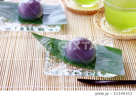夏の和菓子　水まんじゅう 31346352