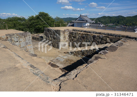 岡山県津山市の桜の名所「鶴山公園(津山城趾)」:天守台 岡山県津山市の桜の名所「鶴山公園(津山城趾)」:天守台 31346471