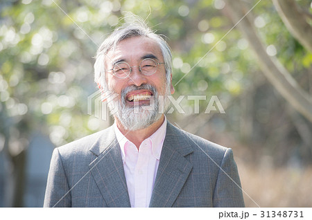 白髪の日本人シニア男性の写真素材