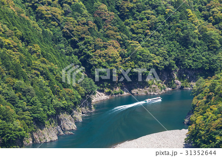 北山川を走るウォータージェット船 31352644