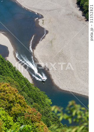 北山川を走るウォータージェット船 31352821