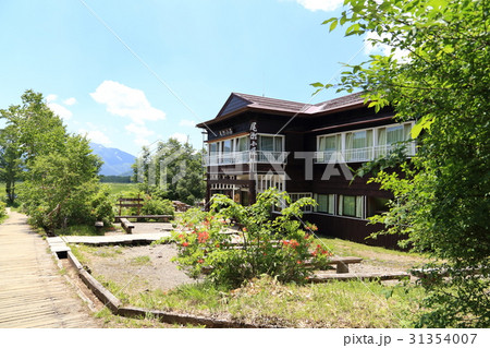 夏の尾瀬 見晴十字路付近の山小屋 夏の尾瀬 見晴十字路付近の山小屋 31354007