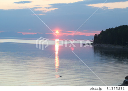 The great lake Baikal at sunset, Russia 31355831
