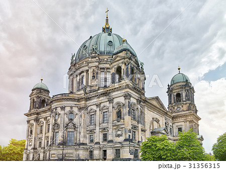 HDR shot of the Berliner Dom with trees 31356315