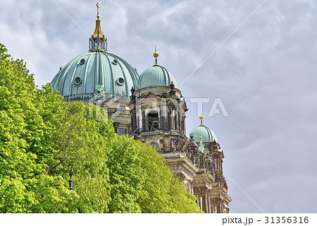 HDR shot of the Berliner Dom with trees 31356316