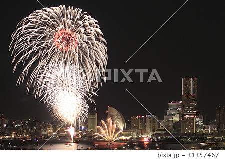 新子安から見た横浜開港祭花火 31357467