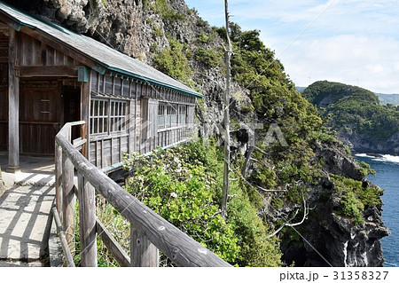 石室神社 31358327