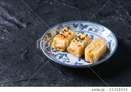 Japanese Rolled Omelette Tamagoyaki 31358543
