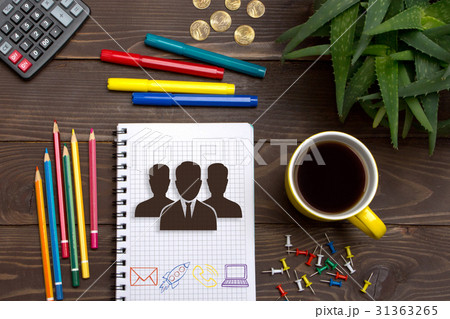 Businessman left a note online Interface  31363265