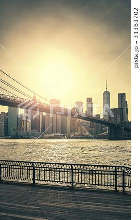 Sunset over Manhattan and Brooklyn Bridge 31363702