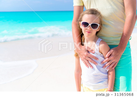 Portrait of little adorable girl and young father 31365068