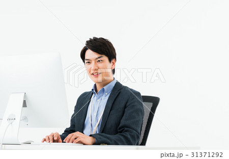若いビジネスマン 若いビジネスマン 31371292