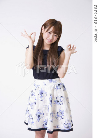 女の子 両手オッケー 女の子 両手オッケー 31375282