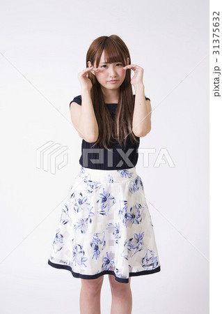 女の子 涙 31375632