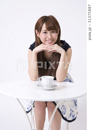 女の子 カフェ 31375887