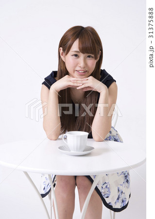 女の子 カフェ 31375888