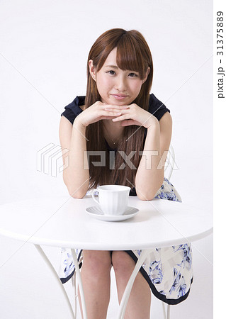 女の子 カフェ 31375889