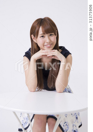 女の子 カフェ 31375906