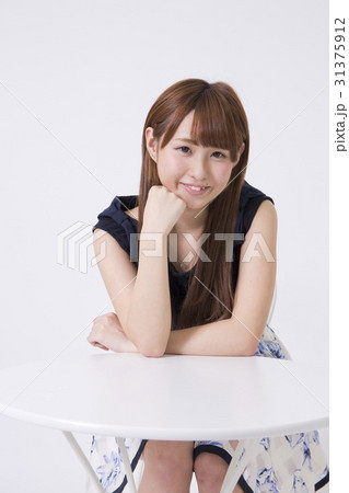 女の子 カフェ 31375912