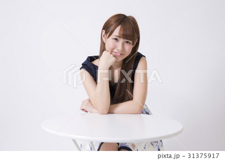 女の子 カフェ 31375917