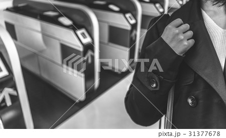 駅イメージ［背景美術セットを利用（架空の電車/駅）］ 31377678