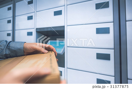 ロッカー［背景美術セットを使用・架空の設備です］ 31377875