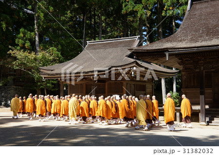 高野山の修行僧と准胝堂2 31382032