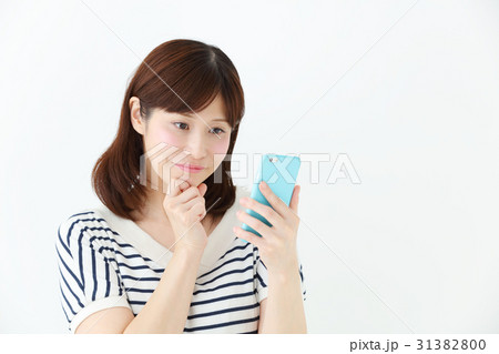 スマートフォン・女性 31382800