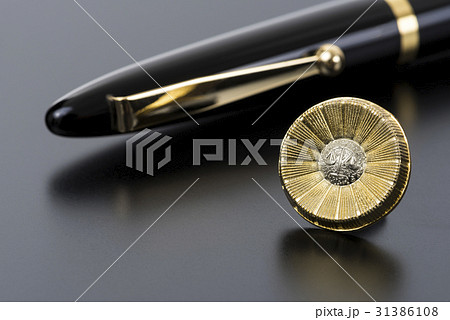 弁護士バッジ 31386108