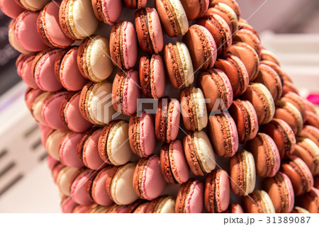 Pyramid of French Macarons 31389087