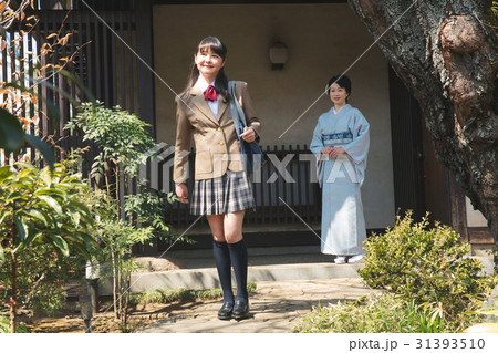 お金持ちの家族　見送り 31393510