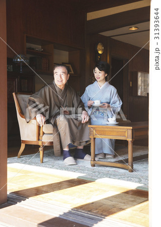 お金持ちの家族　リビング 31393644