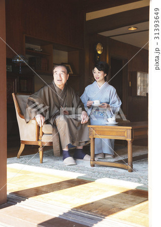 お金持ちの家族　リビング 31393649