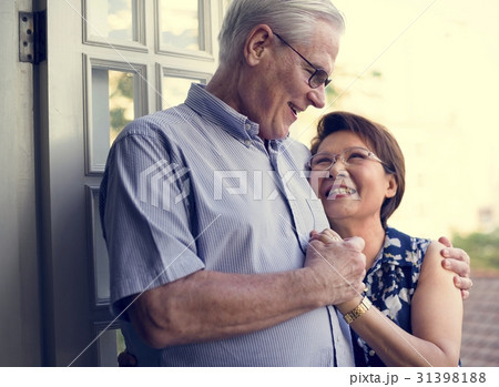 Senior Couple Hug Smitten Love Relax 31398188