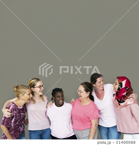 Group of girlfriends with breast cancer awareness charity Group of girlfriends with breast cancer awareness charity 31400088