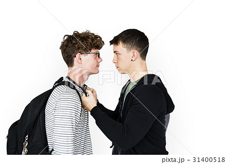 Friends fight together arguing battle Friends fight together arguing battle 31400518