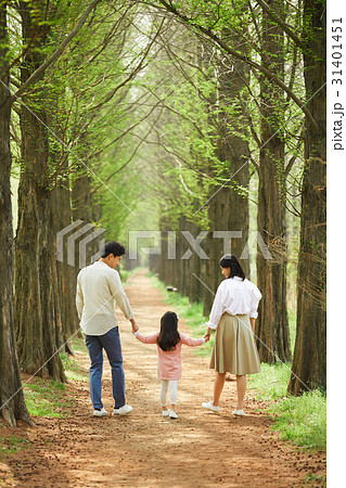 家族 ファミリー 後姿 31401451