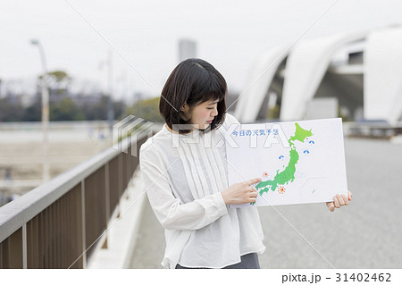 女子アナ　天気予報 31402462