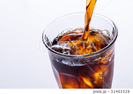 アイスコーヒーを注ぐ 31403329