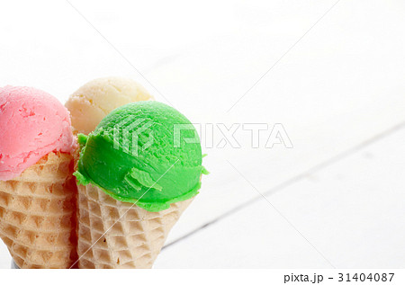 Ice cream cones 31404087
