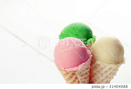 Ice cream cones 31404088